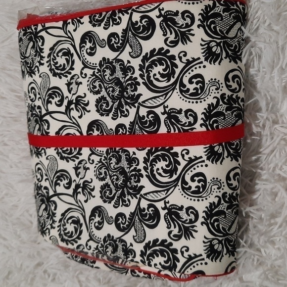 COSMETIC Travel Pouch - Picture 2 of 9